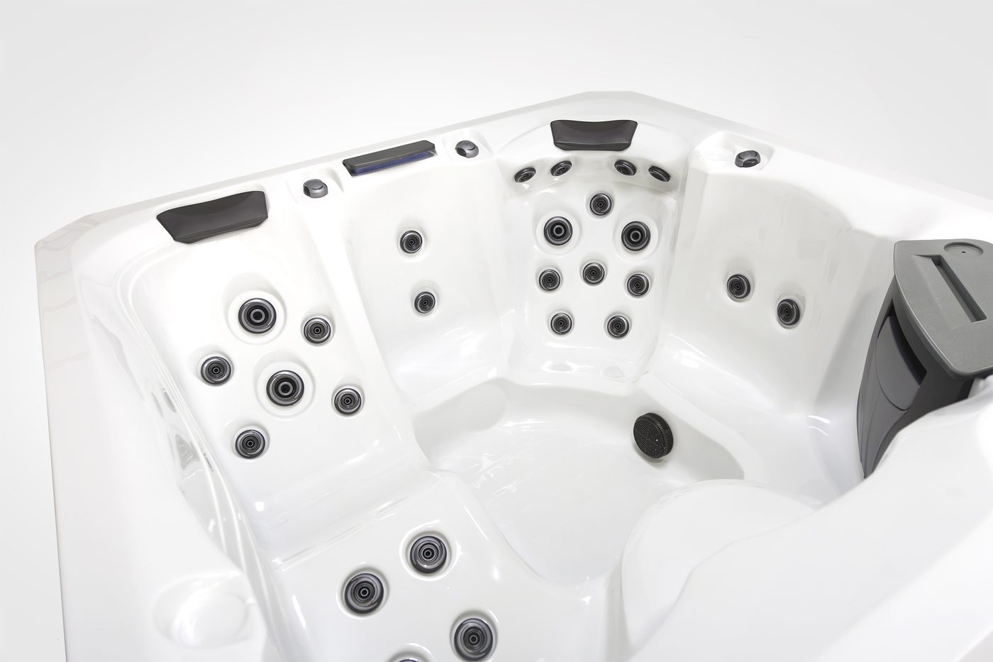 Master Spas L6 hot tub — photo 1
