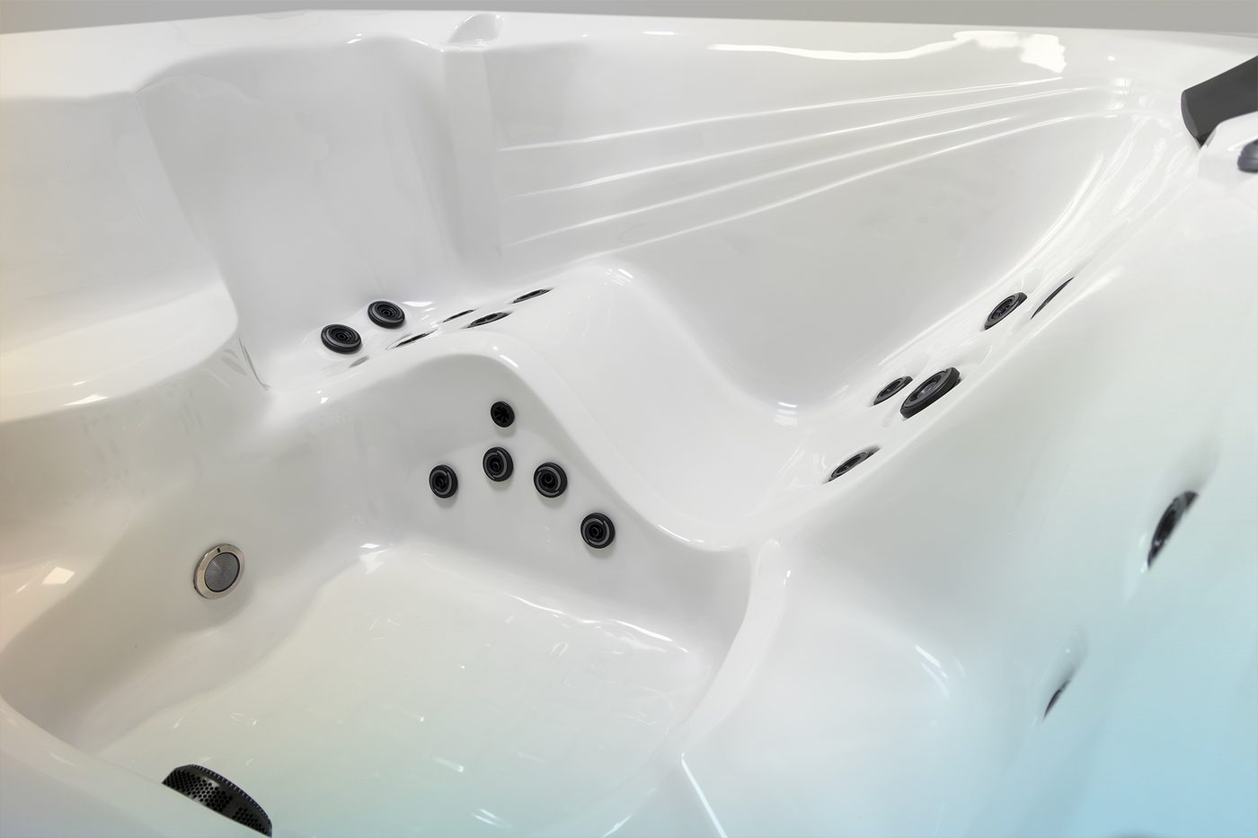 Master Spas L6 hot tub — photo 3