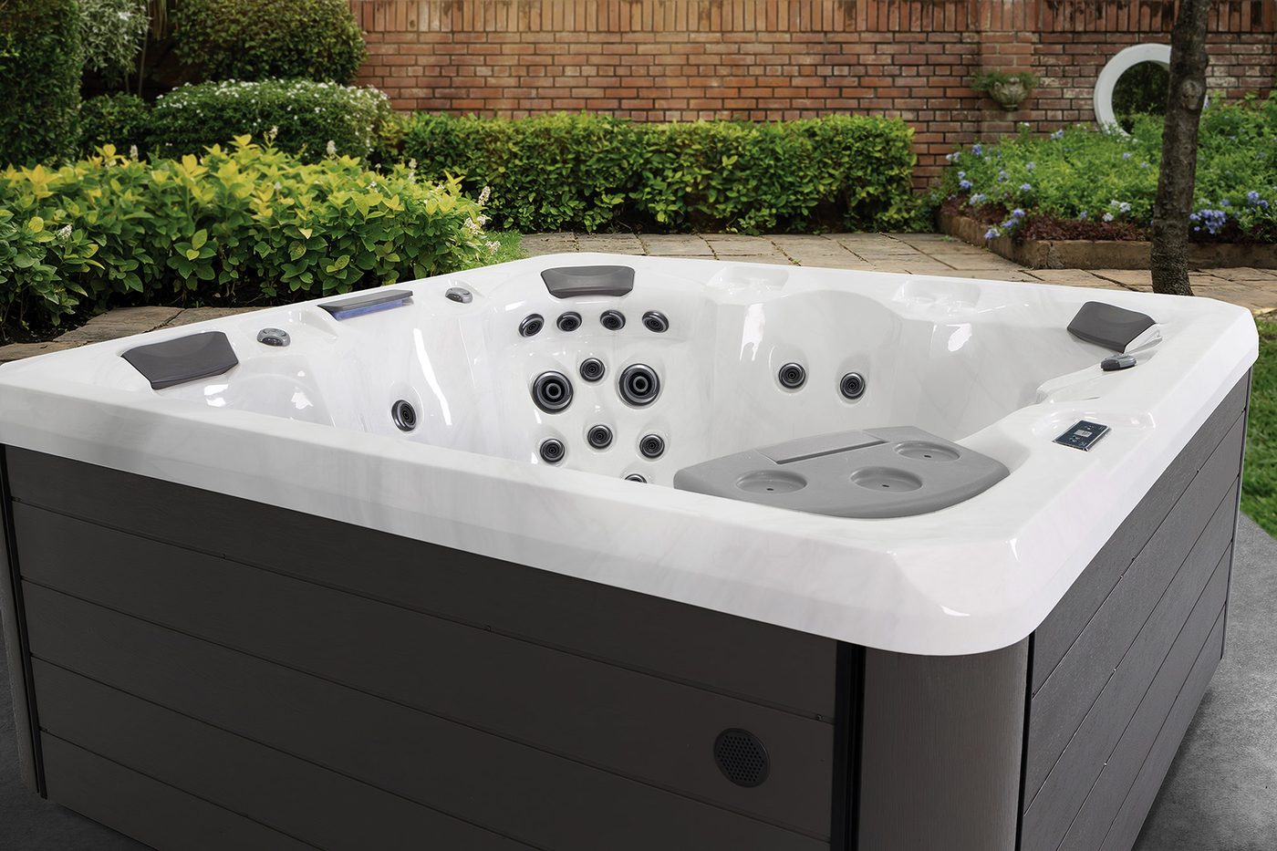 Master Spas L7 hot tub — photo 1