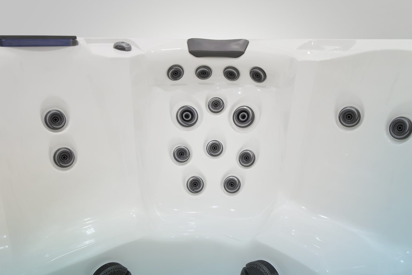 Master Spas L7 hot tub — photo 2