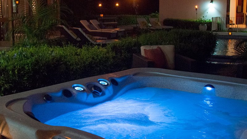Getaway Bar Harbor SE hot tub