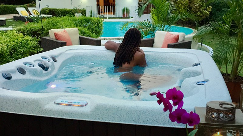 Getaway Ocho Rios SE hot tub